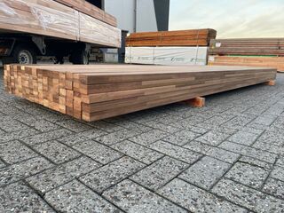 Ca. 130x Guyana Teak Onderliggers Geschaafd Gevingerlast, 40x60mm, len